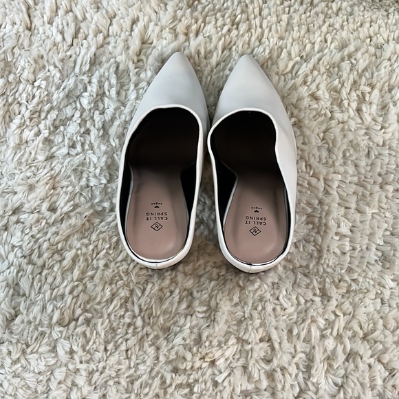 White Pointed Toe Clog with Snakeskin Print Block Heel - Picture 3 of 13